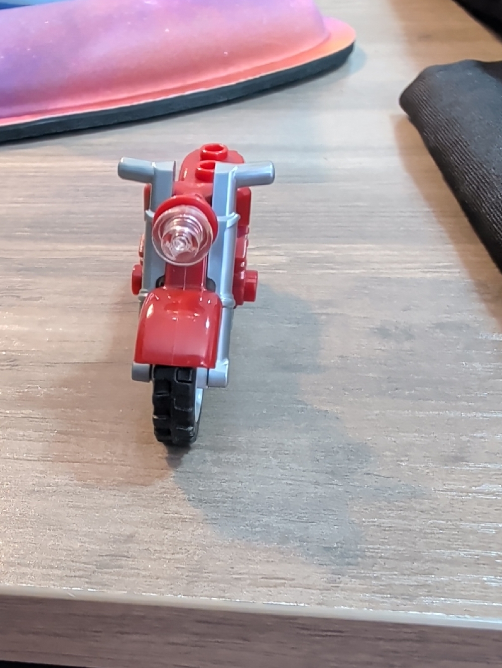 Lego Minifig Red Motorcycle - Picture 2 of 4